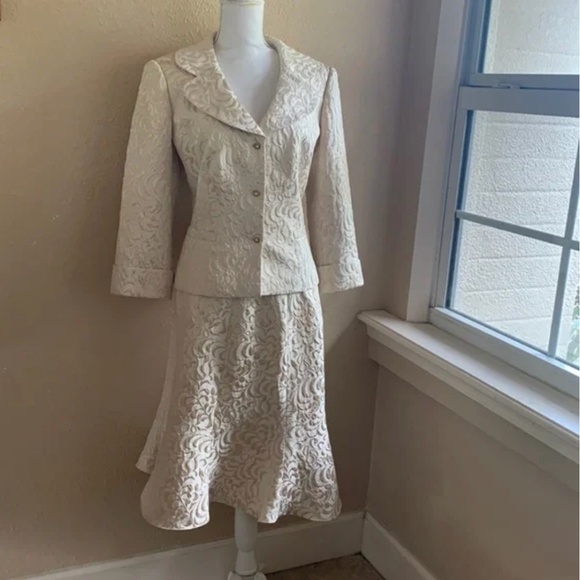 JONES NEW YORK CREAM SILK SKIRT SUIT 16 WEDDING MOTHER OF BRIDE - Picture 3 of 12